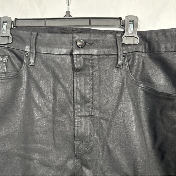 NEW $185 GOOD AMERICAN [‎ PLUS 24 ] Good Legs Coated Skinny Jeans in Black - Picture 6 of 16